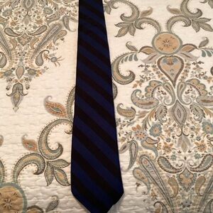 Elegant Striped Tie in Navy and Black